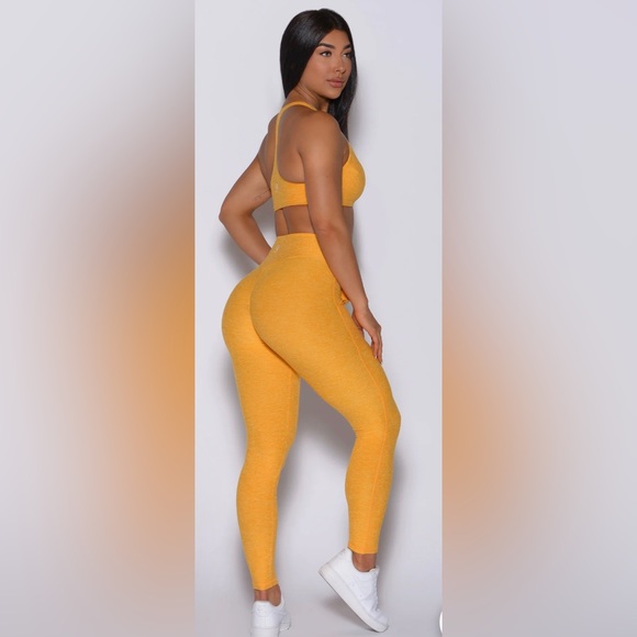 Bombshell Sportswear V-scrunch Leggings in Sunkissed - Medium - Picture 2 of 3